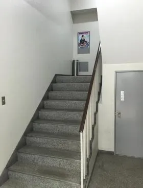 山市ビルの外観