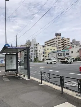 産和ビルの外観