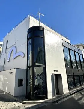 QCcube神宮前421ビルの外観