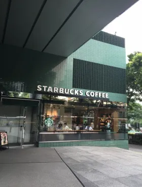 新宿グリーンタワーの外観