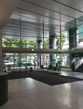 新宿グリーンタワーの外観