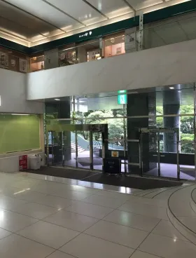 新宿グリーンタワーの外観