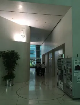 新宿グリーンタワーの外観