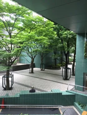 新宿グリーンタワーの外観