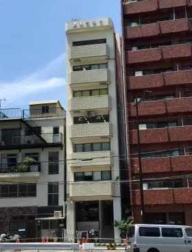 薬王寺ビルの外観