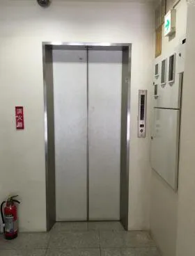 薬王寺ビルの外観