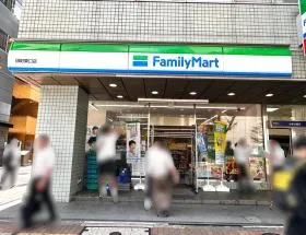 ファミリーマート