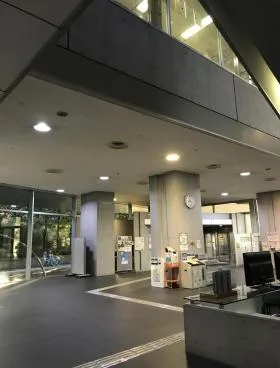 大木戸庁舎(四谷区民センター)ビルの外観