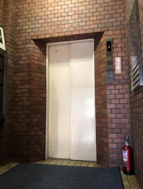 愛宕小西ビルの外観