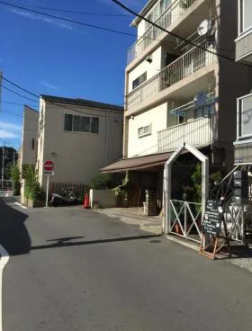 プラタ南麻布ビルの外観