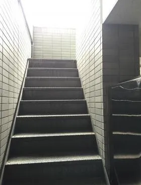 メゾン前田ビルの外観