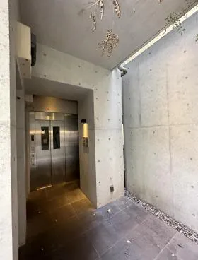 モダンフォルム西麻布ビルパートⅡの外観
