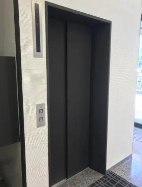 山上ビルの外観