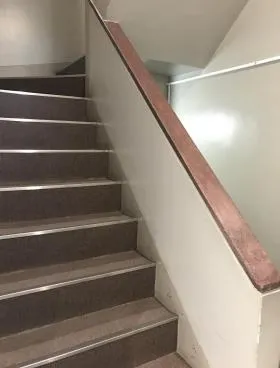 山上ビルの外観