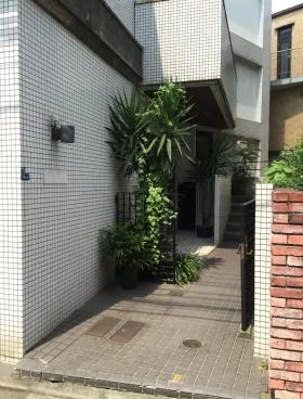 乃木坂ヒルズ1166ビルの外観