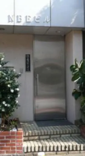 NBEビルの外観