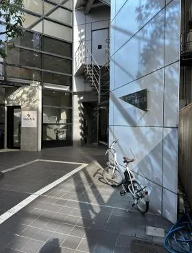 デコパージュ南青山ビルの外観