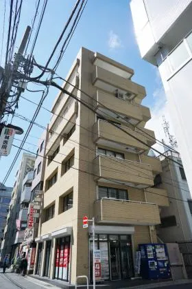 秋本ビルの外観