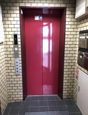 秋本ビルの外観