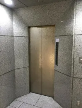アオヤギビルの外観
