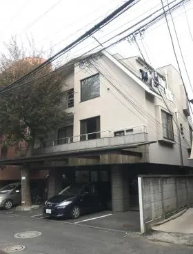 イシクラビルの外観