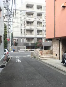 イシクラビルの外観