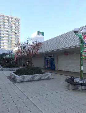 オレンジコートショッピングセンタービルの外観