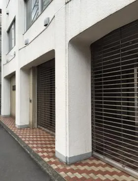 中外医学社ビルの外観