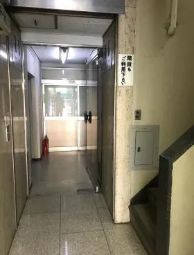 平安ビルの外観