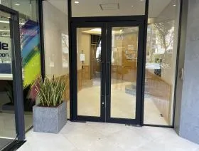 プライム日本橋久松町(旧:ユニゾ日本橋久松町)ビルの外観