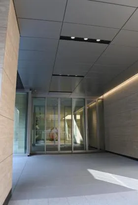 太陽生命日本橋ビル(日本橋二丁目再開発A街区)の外観