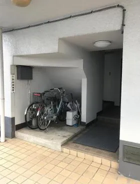 Sビルの外観
