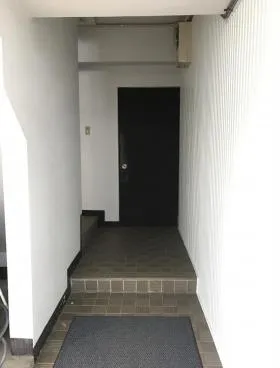 Sビルの外観