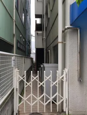 サエツビルの外観