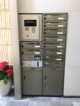 麻布十番クラウンビルの外観