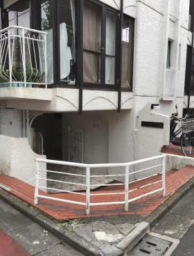 メゾン岡田ビルの外観