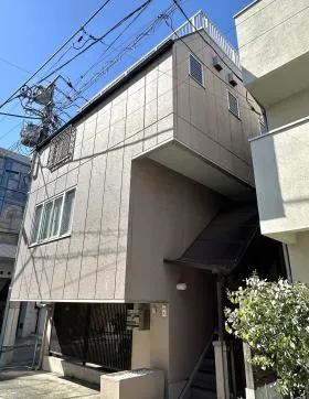 国見ビルの外観
