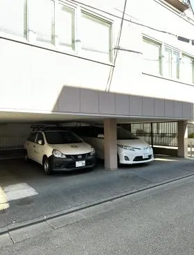 国見ビルの外観