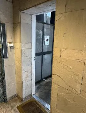 HOLON池尻ビルの外観
