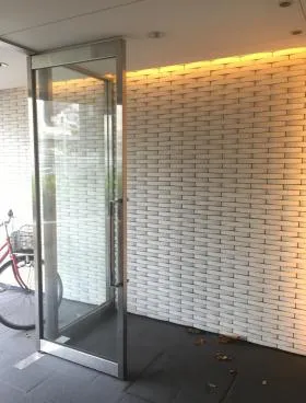 ウィンド新富ビルの外観