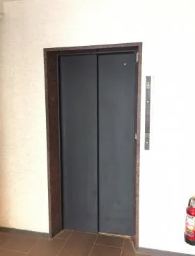 ウィンド新富ビルの外観