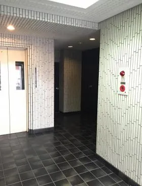栄ビルの外観