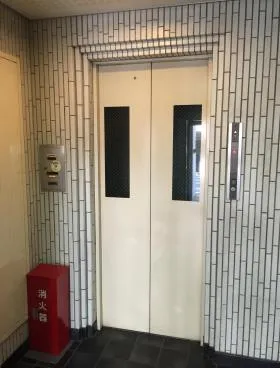 栄ビルの外観