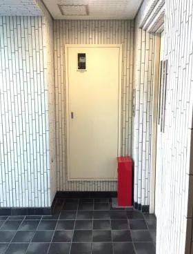栄ビルの外観
