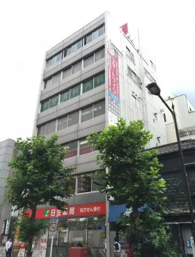 銀鱗ビルの外観