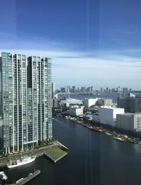 東京フロントテラスの外観