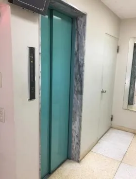 影山ビルの外観