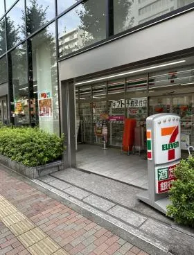 芝フロントビルの外観