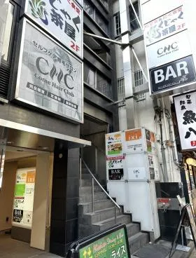 新宿ひかりビルの外観