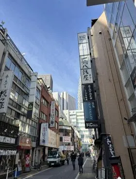 新宿ひかりビルの外観